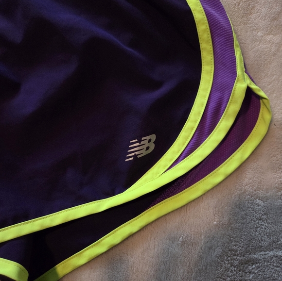 New Balance Run Shorts - Picture 2 of 8
